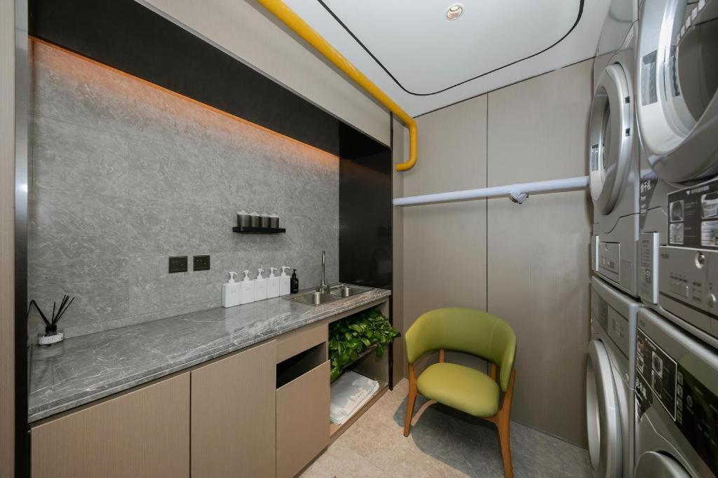 Ji Zhongguancun Suzhou Bridge Hotel 3*
